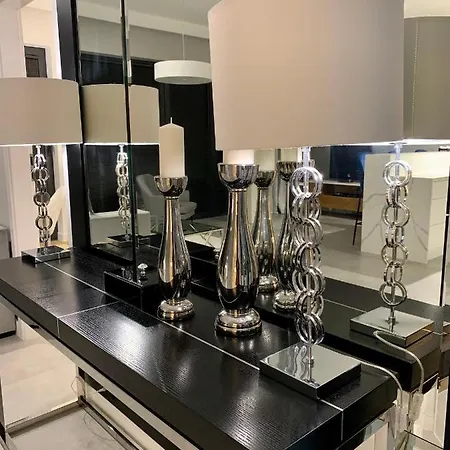 アパート Zlota Luxury ワルシャワ