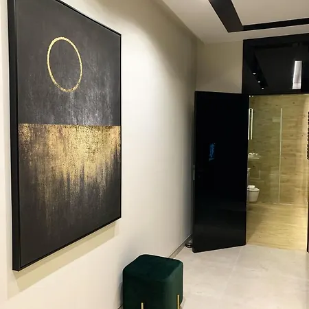 Zlota Luxury Apartment