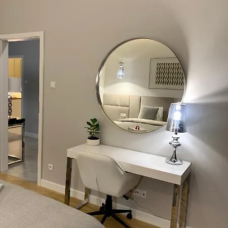 Zlota Luxury * وارسو