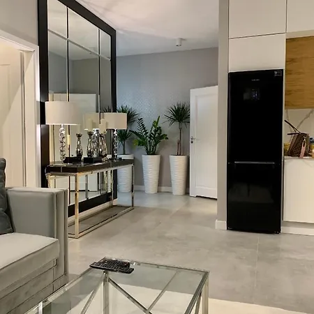 Zlota Luxury شقة