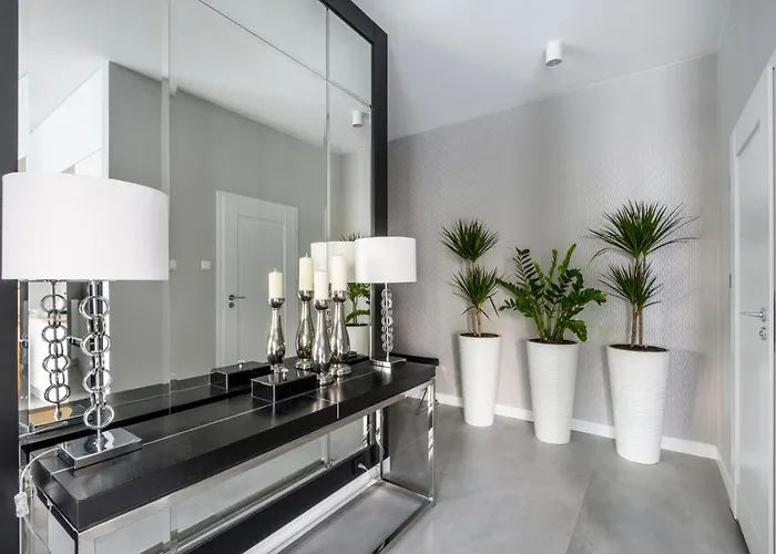 Zlota Luxury Apartment