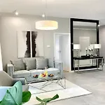 Zlota Luxury Daire Varşova
