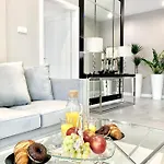 Zlota Luxury Varşova