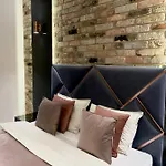 Zlota Luxury
